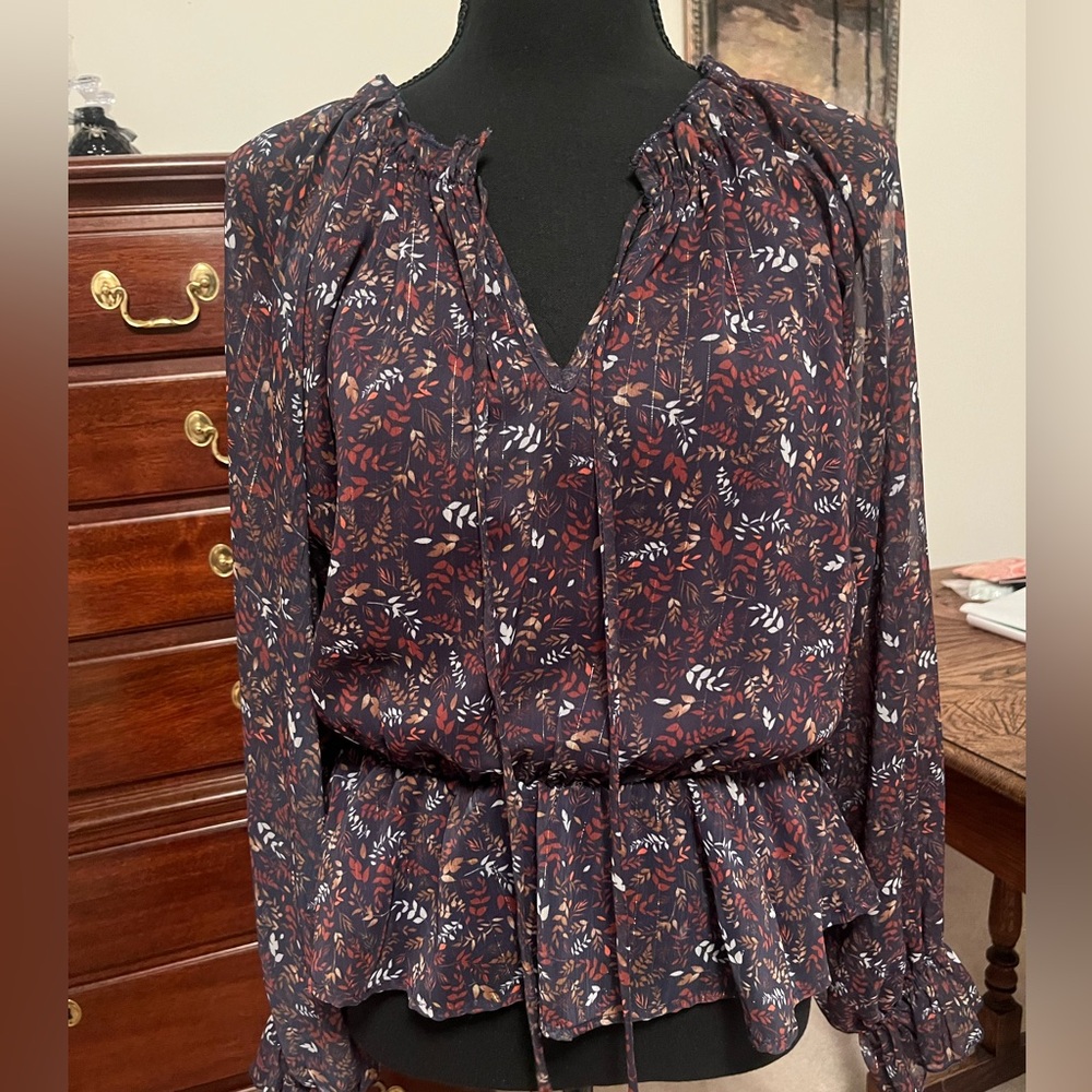 Peach Love California Navy Floral Blouse